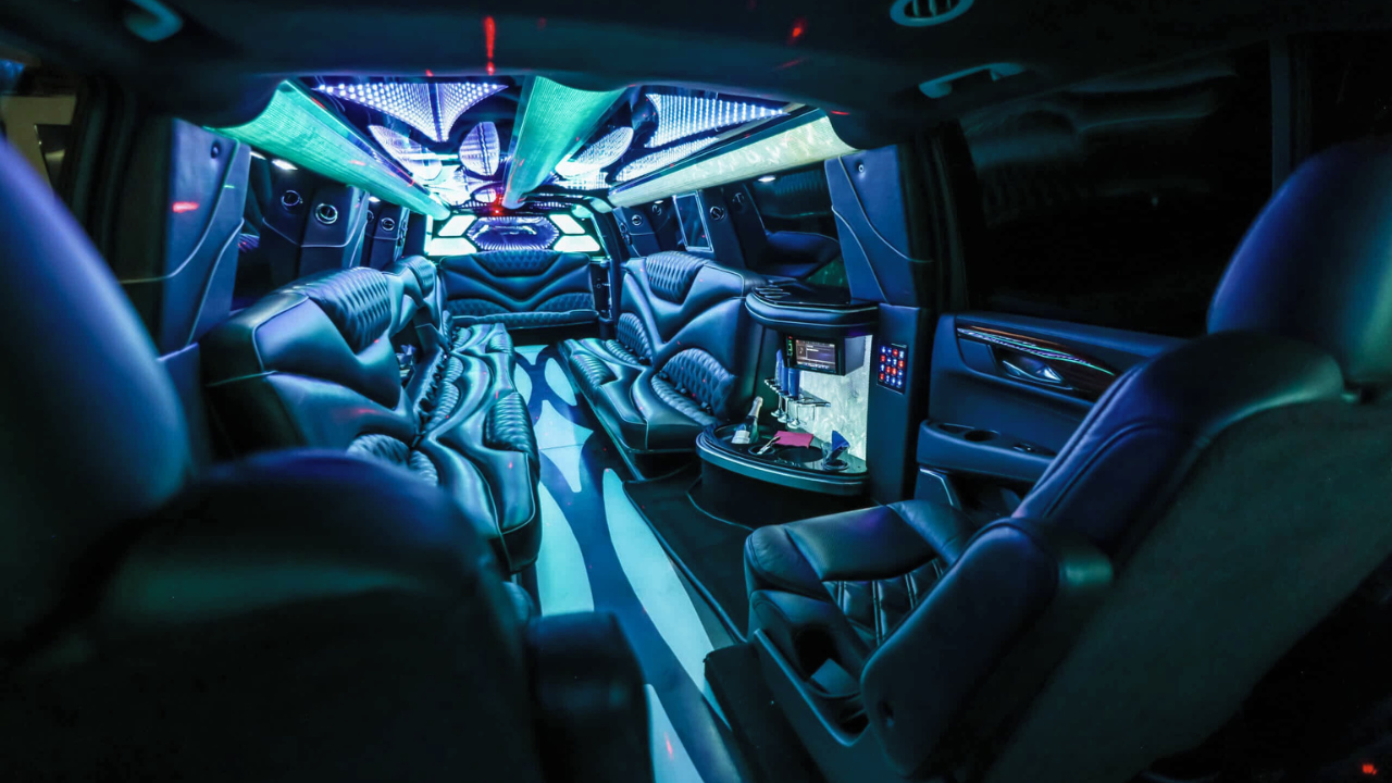 Stretch Limo 20 seater : Cadillac