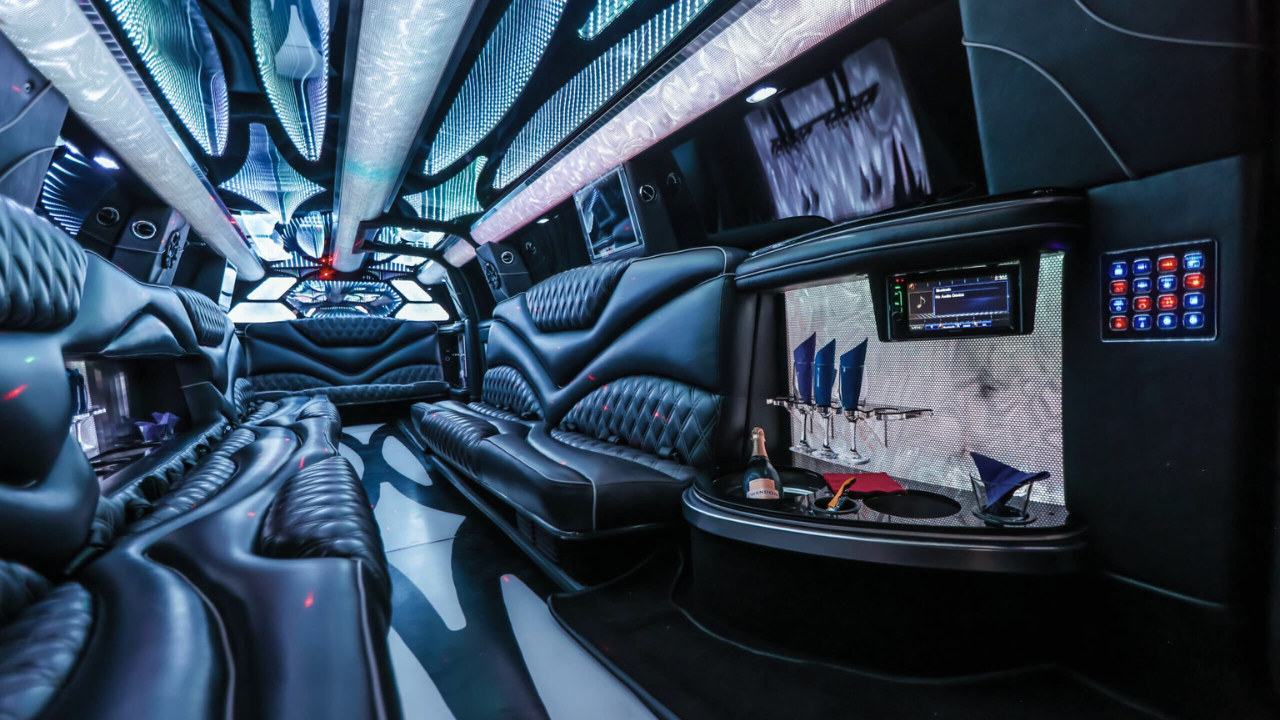 Stretch Limo 20 seater : Cadillac